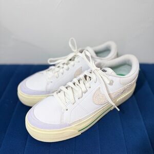 Nike Court Legacy Lift Platform Sneakers, Green and White, NEW, 9.5
